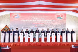 En la ceremonia (Fuente: VNA)