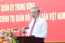 El secretario general del Partido Comunista de Vietnam (PCV) y secretario de la Comisión Militar Central, To Lam. habla en la reunión (Fuente: VNA)