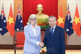 El secretario general del Partido Comunista de Vietnam, To Lam y la gobernadora general de Australia, Sam Mostyn (Fuente: VNA)