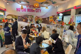 En el stand vietnamita (Fuente: VNA)