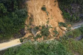 El paso de Khanh Le, en la provincia de Khanh Hoa, ha sufrido graves deslizamientos de tierra. Foto: VNA (Fuente: VNA)