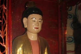 Estatua única de la Diosa Madre en la escultura vietnamita