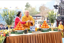 La vicepresidenta de la Asamblea Nacional de Vietnam Nguyen Thi Thanh asiste a una ceremonia para inaugurar el Festival de la Pagoda Tam Chuc (Fuente: VNA)