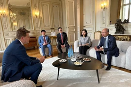 En el encuentro entre el prefecto de Hérault, François-Xavier Lauch, y el embajador de Vietnam en Francia, Dinh Toan Thang (Fuente: VNA)