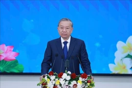 El secretario general del Partido Comunista de Vietnam, To Lam, habla en la Academia Nacional de Política y Administración de Laos (Fuente: VNA)