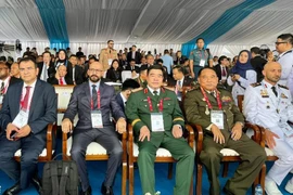 La delegación vietnamita está encabezada por el mayor general Nguyen Ba Luc, subjefe del Estado Mayor General del Ejército Popular de Vietnam (centro). (Foto: VNA)