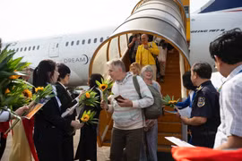 En la ceremonia de bienvenida al turista internacional número 20.000.000 en el Aeropuerto Internacional de Phu Quoc. Foto: VNA
