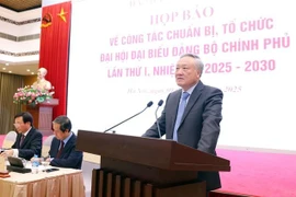 El vicepremier permanente, Nguyen Hoa Binh (Fuente: VNA)