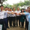Programa de plantación de árboles impulsa el movimiento verde en islas vietnamitas (Foto: HANE)