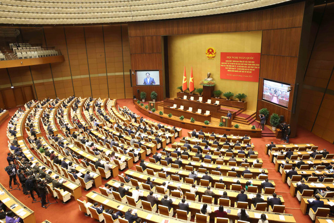 El Buró Político y el Secretariado del Comité Central del Partido Comunista de Vietnam organizaron una conferencia nacional para realizar el balance de la implementación de la Resolución No. 18-NQTW del XII mandato del Comité Central de la fuerza política. (Foto: VNA)