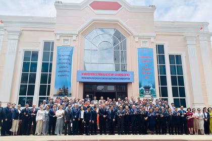 La Conferencia de Rectores Universitarios Vietnam-Rusia de 2026, celebrada en Hanoi del 22 al 23 de mayo, atrajo una atención significativa por parte de académicos de ambos países (Foto: giaoduc.net.vn).