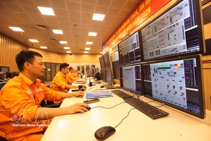 Operación de producción de electricidad en la planta de la Sociedad Anónima de Energía Térmica de Hai Phong. (Fuente: VNA)