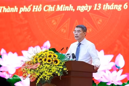 El primer ministro Le Minh Hung lanzó hoy en Ciudad Ho Chi Minh una campaña nacional para lograr un crecimiento sostenible de dos dígitos. (Foto: VNA)