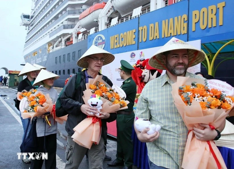 Se espera que la ciudad vietnamita de Da Nang reciba más de 450 mil visitantes, de ellos más de 221 mil extranjeros, durante las vacaciones del Año Nuevo Lunar de 2025 (Fuente: VNA)