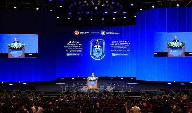 El secretario general de las Naciones Unidas, António Guterres, habla en la sesión inaugural de alto nivel de la ceremonia de firma de la Convención de Hanoi. (Fuente: VNA)