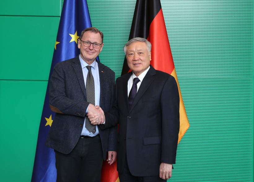En el encuentro entre el vicepremier Nguyen Hoa Binh y el vicepresidente del Parlamento Federal de Alemania, Bodo Ramelow (Fuente: VNA)
