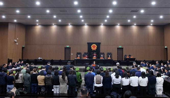 Escenas de la sesión judicial. Foto: VNA