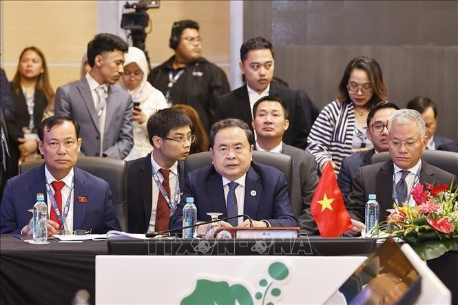 El presidente de la Asamblea Nacional de Vietnam, Tran Thanh Man, asiste a la sesión del Comité Ejecutivo de la AIPA-46 (Fuente: VNA)