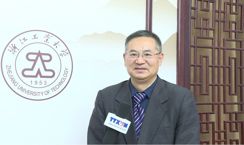 El profesor Cheng Hanping (Fuente: VNA)