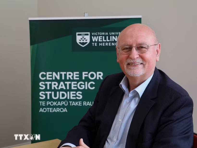 El profesor Roberto Rabel de la Universidad Victoria en Wellington (Fuente: VNA)