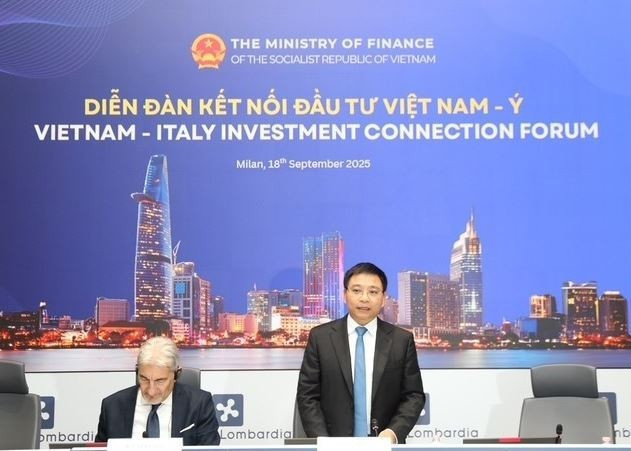 El ministro de Finanzas, Nguyen Van Thang habla en el evento (Fuente: VNA)