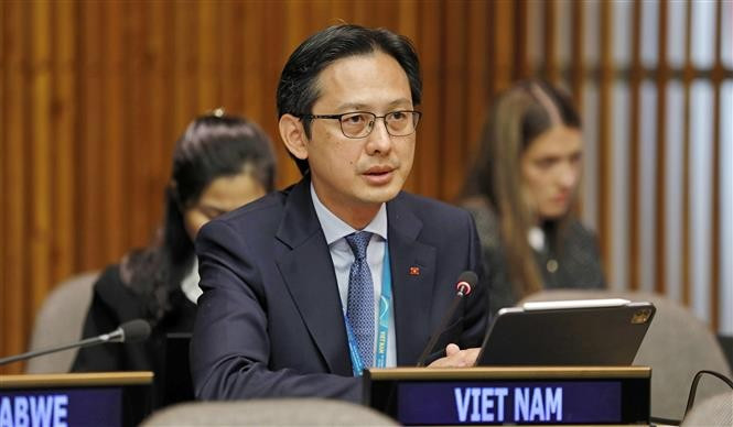 El embajador Do Hung Viet (Fuente: VNA)