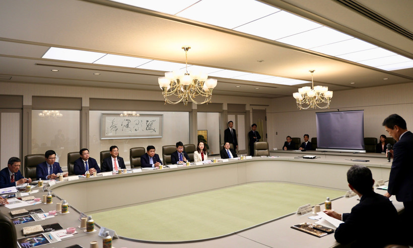 En la reunión entre el viceprimer ministro de Vietnam Nguyen Chi Dung y el alcalde de Nagoya, Hirosawa Ichiro (Fuente: VNA)