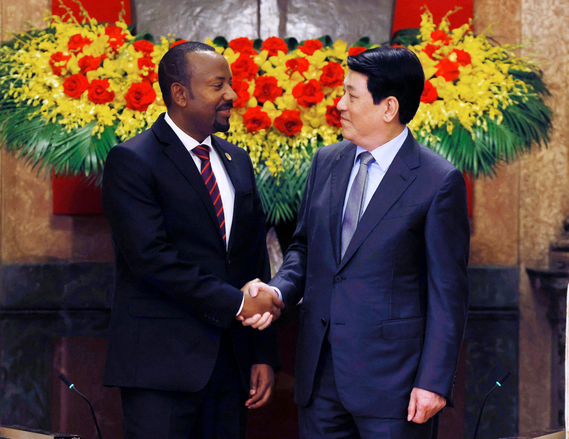 El presidente vietnamita, Luong Cuong (derecha) recibe al primer ministro de Etiopía, Abiy Ahmed Ali (Fuente: VNA)