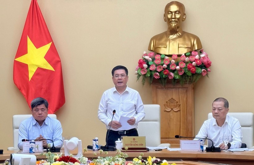 El ministro de Industria y Comercio, Nguyen Hong Dien habla en el evento (Fuente: Vietnamplus)