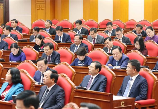 En el segundo día de trabajo del undécimo pleno del Comité Central del Partido Comunista de Vietnam (PCV) correspondiente al XIII mandato (Fuente: VNA)
