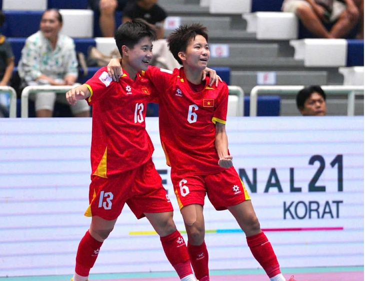 La selección femenina de fútbol sala de Vietnam celebra su victoria contra Indonesia - Foto: FA Tailandia