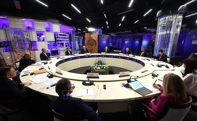 El presidente Vladimir Putin en la reunión del Foro de la "Semana Nuclear Mundial". Foto: VNA