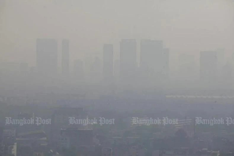 El polvo cubre Bangkok el 7 de enero. (Foto: bangkokpost.com)