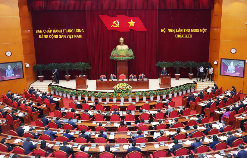 En una reunión del undécimo pleno del Comité Central (CC) del Partido Comunista de Vietnam (PCV) del XIII mandato (Fuente: VNA)