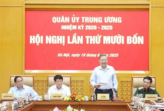 El secretario general del Partido Comunista de Vietnam, To Lam, preside la decimocuarta Reunión de la Comisión Central Militar (Fuente: VNA)