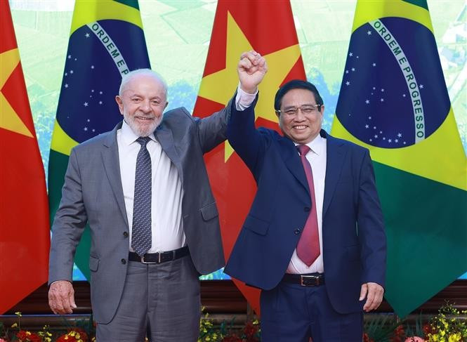 El primer ministro vietnamita, Pham Minh Chinh,se reúne con el presidente brasileño, Luiz Inácio Lula da Silva (Fuente: VNA)
