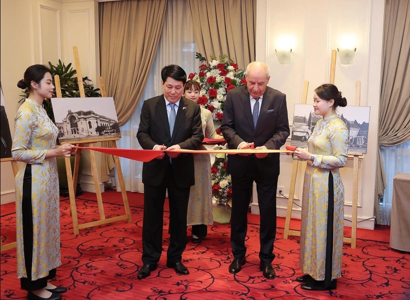 Los presidentes de Vietnam y Hungría inauguran la exposición (Fuente: VNA)