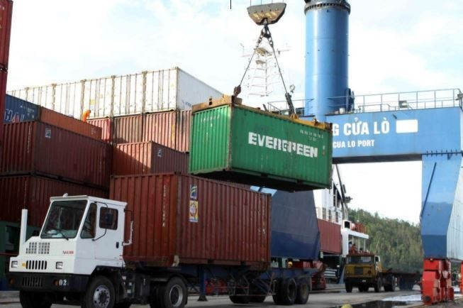 Es necesario fortalecer la promoción comercial y la diversificación de mercados para mantener un crecimiento de dos dígitos en los ingresos por exportaciones. (Foto: VietnamPlus)