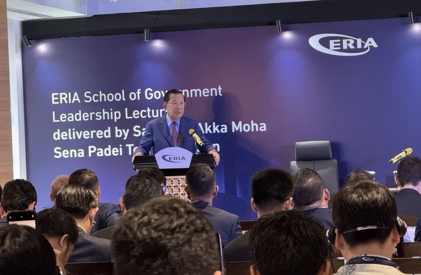 El presidente del Partido Popular de Camboya y titular del Senado, Samdech Techo Hun Sen, habla en el evento (Fuente: VNA)