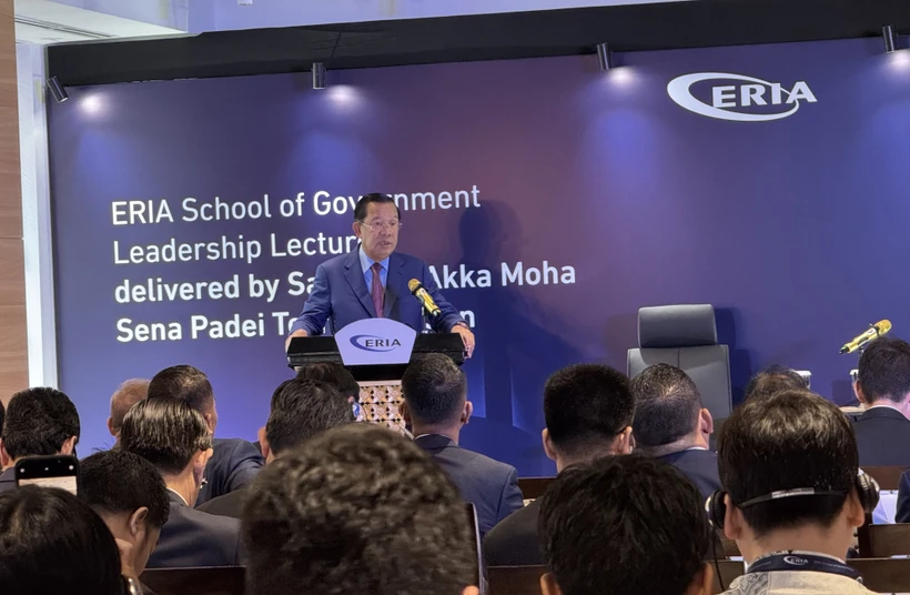El presidente del Partido Popular de Camboya y titular del Senado, Samdech Techo Hun Sen, habla en el evento (Fuente: VNA)
