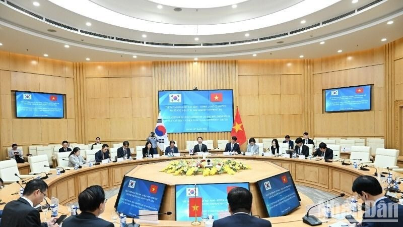 En la 14ª Sesión del Comité Conjunto de Cooperación Comercial, Industrial y Energética entre Vietnam y Corea del Sur (Fuente: VNA)