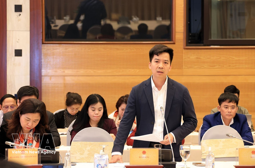 Ha Quang Hung, subdirector del Departamento de Gestión de Vivienda y Mercado Inmobiliario, habla en la cita (Fuente: VNA)