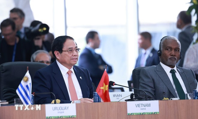 El primer ministro vietnamita, Pham Minh Chinh, interviene en el debate de alto nivel sobre el tema: "Medio ambiente, COP 30 y salud mundial". (Fuente: VNA)
