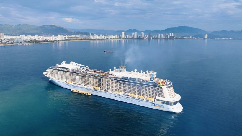 Un crucero en la Bahía de Nha Trang (Fuente: VNA)