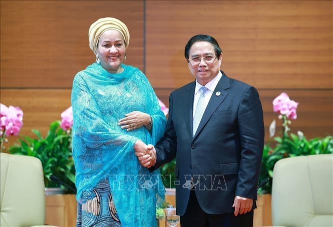 El primer ministro de Vietnam, Pham Minh Chinh, y Amina Mohammed, vicesecretaria general de la ONU (Fuente: VNA)