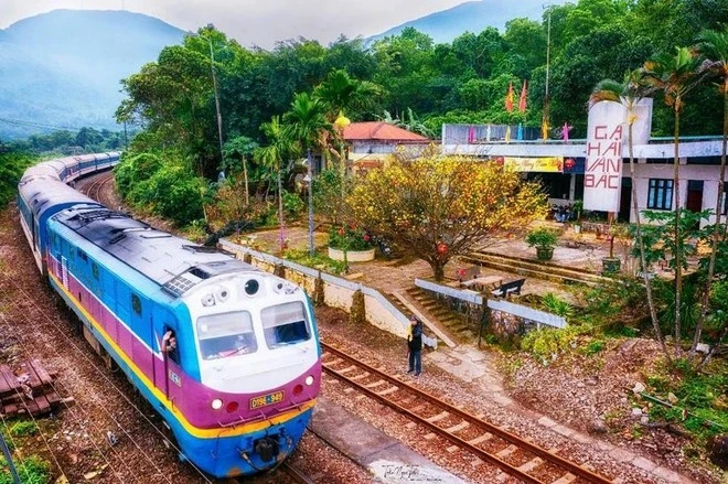 El sector ferroviario de Vietnam ha logrado avances notables tanto en el desarrollo de infraestructura como en la calidad del servicio. (Foto: VietnamPlus)