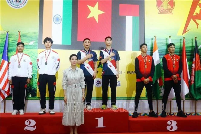 Con un total de 46 medallas, incluidos 14 de oro, 16 de plata y 16 de bronce, el equipo de Vietnam conquista el primer lugar en la clasificación general del Campeonato Asiático de Muay 2025 (Fuente: VNA)