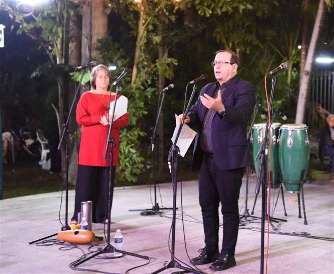 El presidente del Instituto Cubano de Amistad con los Pueblos (ICAP) Fernando González Llort habla en el evento (Fuente: VNA)