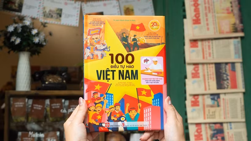 El libro ilustrado “100 motivos de orgullo de Vietnam” es una publicación especial que ayuda a los lectores infantiles a conocer la historia (Fuente: nhandan.vn)