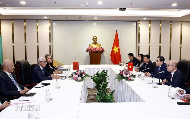 El presidente de la Asamblea Nacional, Tran Thanh Man, recibe al presidente de la Cámara de Representantes de Marruecos, Rachid Talbi El Alami, en enero de 2025. (Foto: VNA)